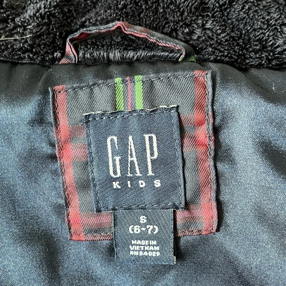 Gap Kids Puffer Vest Tartan Plaid Quilted Zipper and Button Front Size S (6-7)